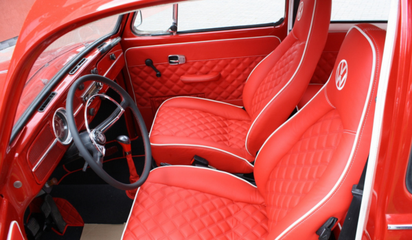 W jaki sposób odnowić fotele zabytkowego samochodu?