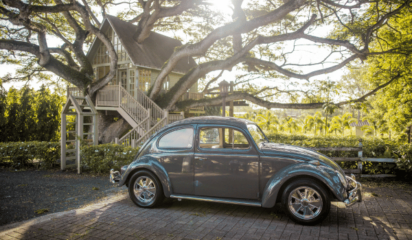 Jakie części zamienne warto zabrać w podróż zabytkowym autem?